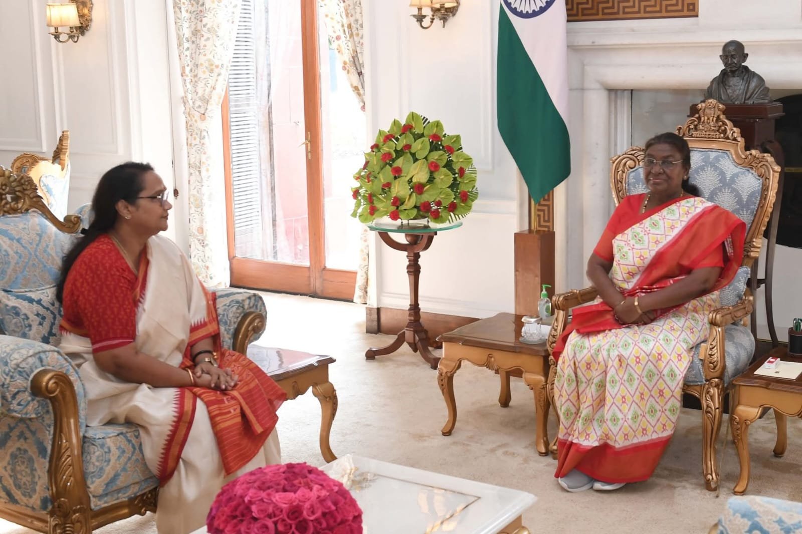 Dr. Rina Routray with Hon'ble President of India Smt. Droupadi Murmu